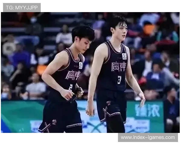 北京残阵半场领先浙江,防守大战比分胶着 北京残阵半场领先浙江,防守大战比分胶着